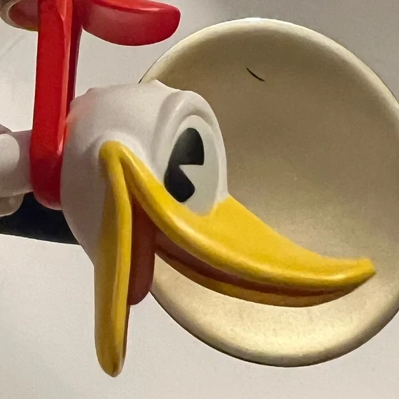 1999 Hallmark Keepsake Ornament Donald Duck Plays Cymbals - Picture 5 of 6